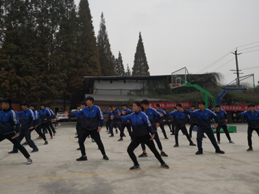 成都铁路技工学校土桥实训基地隆重举行学生“太极拳、健美操比赛”