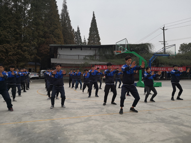 成都铁路技工学校土桥实训基地隆重举行学生“太极拳、健美操比赛”