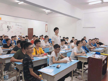 成都鐵路技工學(xué)校2019秋開學(xué)第一課活動圓滿結(jié)束