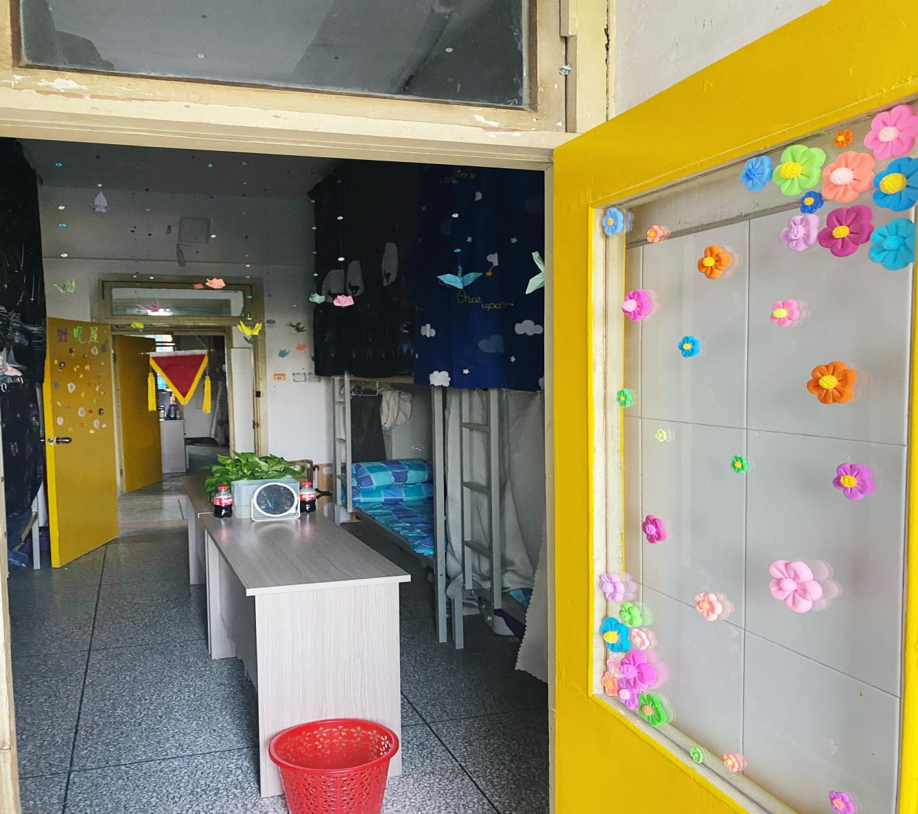 展现青春友谊，共筑温馨校园